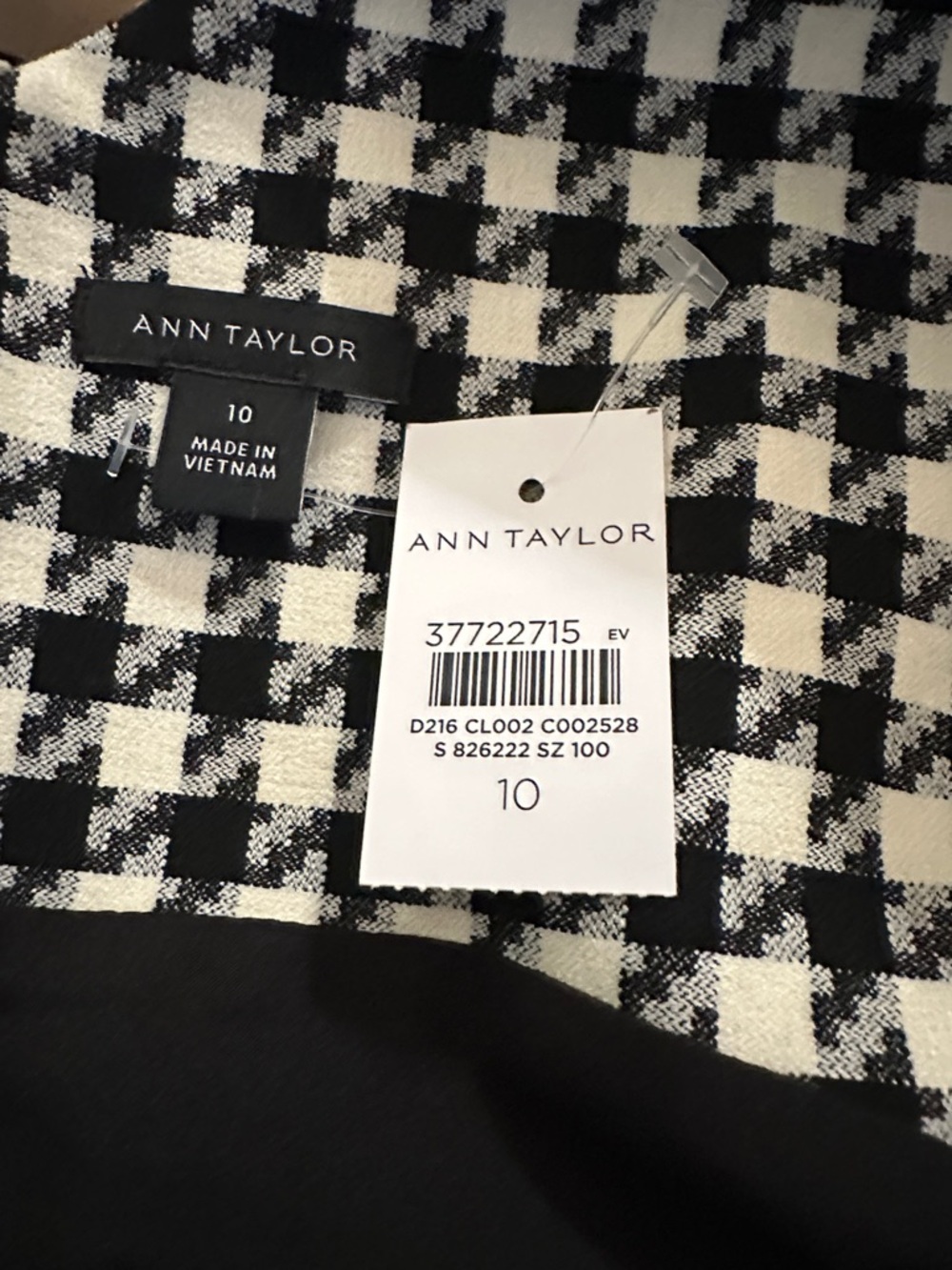 NWT Ann Taylor Black & White Houndstooth V-Neck Mini Dress, Size 10 - Picture 3 of 9